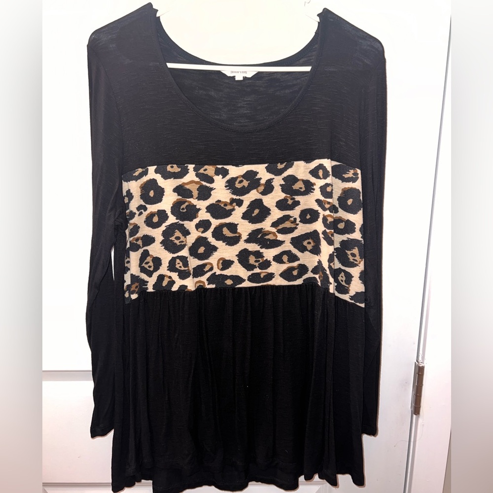 Long sleeve black and cheetah printed blouse